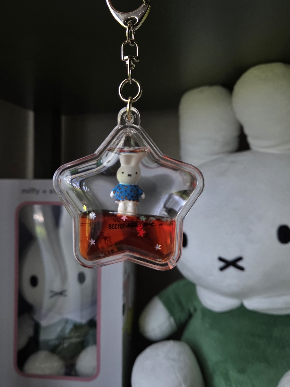 Miffy Star-Shaped Red Liquid Keychain - Kids Accessory